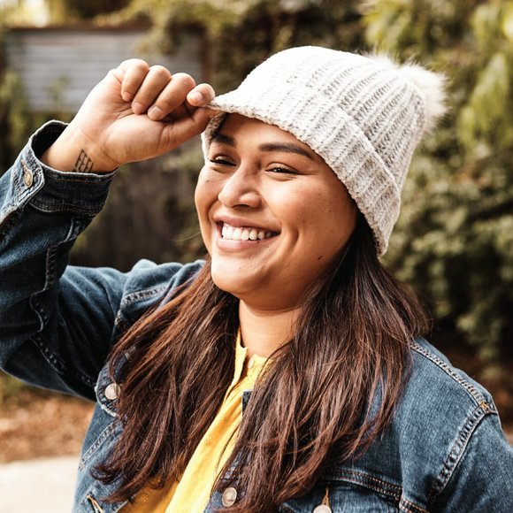 JULES KAE Pom Beanie NWT - Alltrue Box - Picture 4 of 4